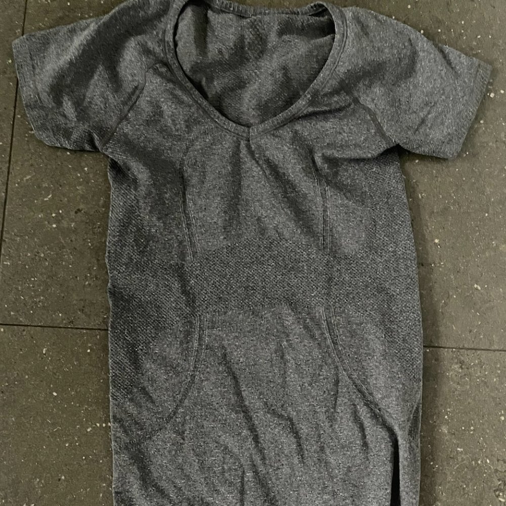 LuluLemon Grey T-Shirt